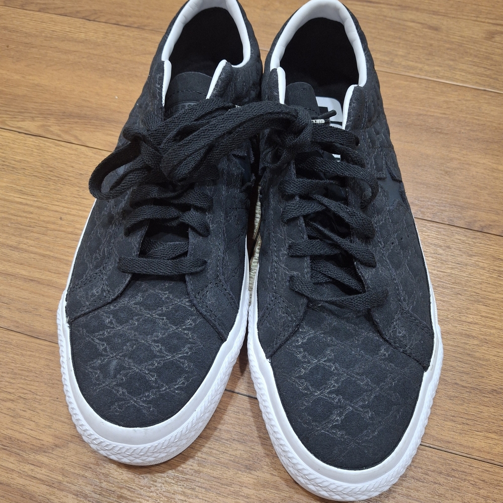 Converse Black Quilted Star Men's Shoes - Picture 3 of 8